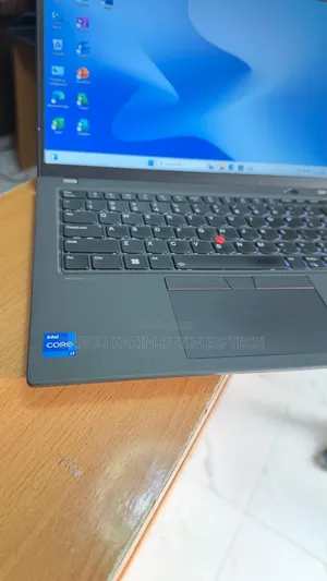 Nouveau Lenovo ThinkPad P14s 16GB Intel Core i7 SSD 512GB