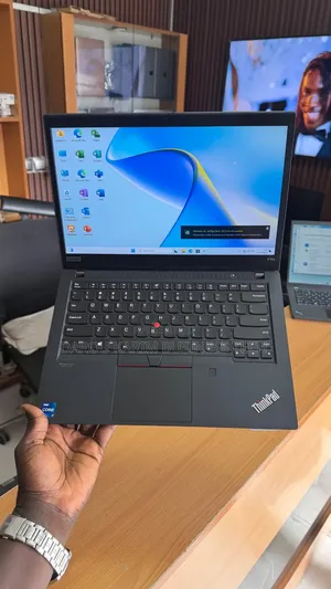 Nouveau Lenovo ThinkPad P14s 32GB Intel Core i7 SSD 512GB