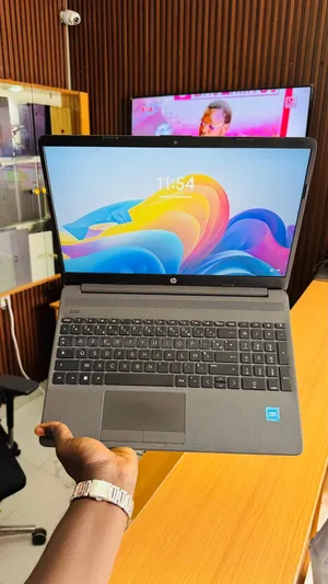 Nouveau Ordinateur portable HP 250 G8 8GB Intel Celeron SSD 256GB