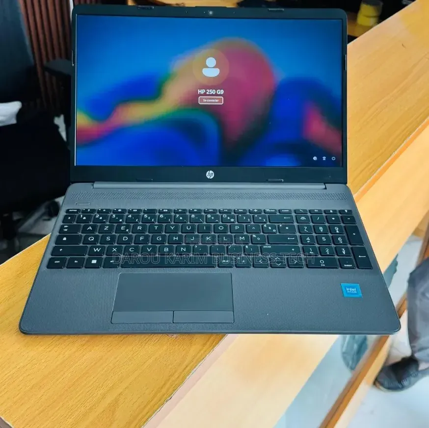Nouveau Ordinateur portable HP 250 G8 8GB Intel Celeron SSD 256GB