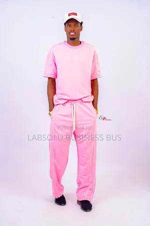 Les Ensemble Sont Disponibles Chez l'Absolu Business