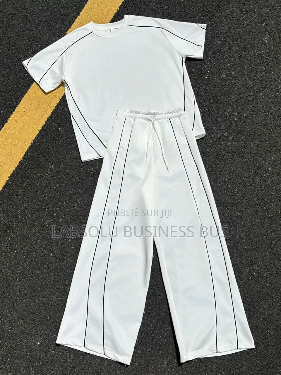 Les Ensemble Sont Disponibles Chez l'Absolu Business
