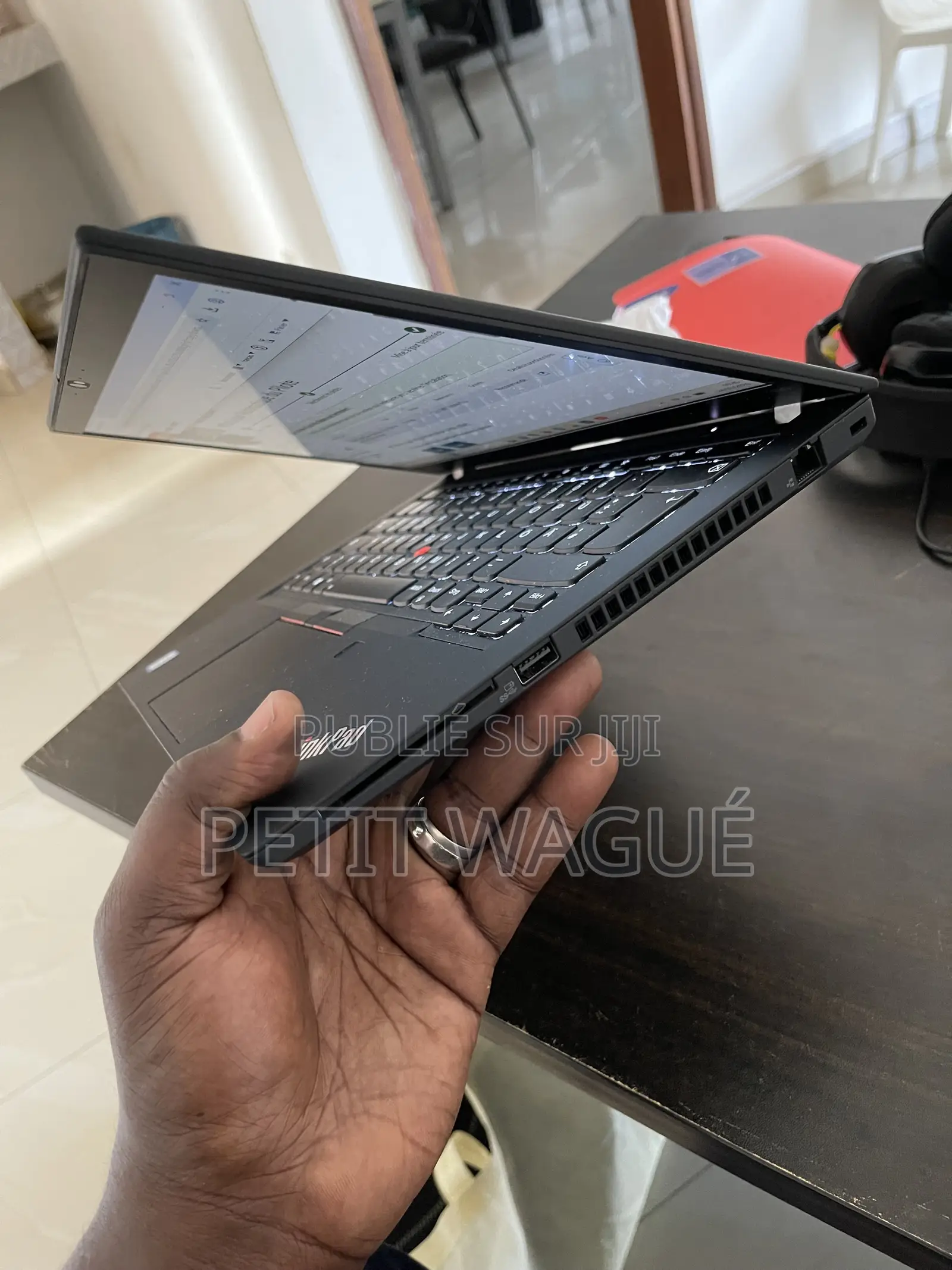 Ordinateur portable Lenovo ThinkPad T490s 8GB Intel Core i5 SSD 512GB