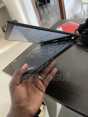 Ordinateur portable Lenovo ThinkPad T490s 8GB Intel Core i5 SSD 512GB