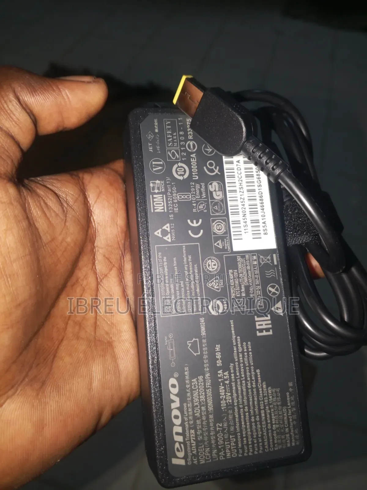 Chargeur Lenovo USB Pin 90w