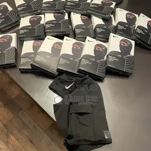 T-Shirt Unique 3000f Et Les Cagoules C’est À 6000f