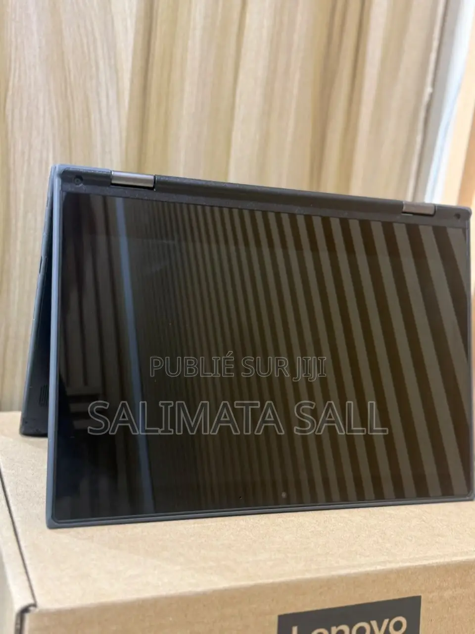Ordinateur portable Lenovo 300e 8GB Intel Pentium SSD 128GB