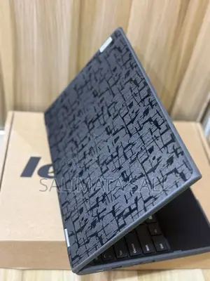 Ordinateur portable Lenovo 300e 8GB Intel Pentium SSD 128GB