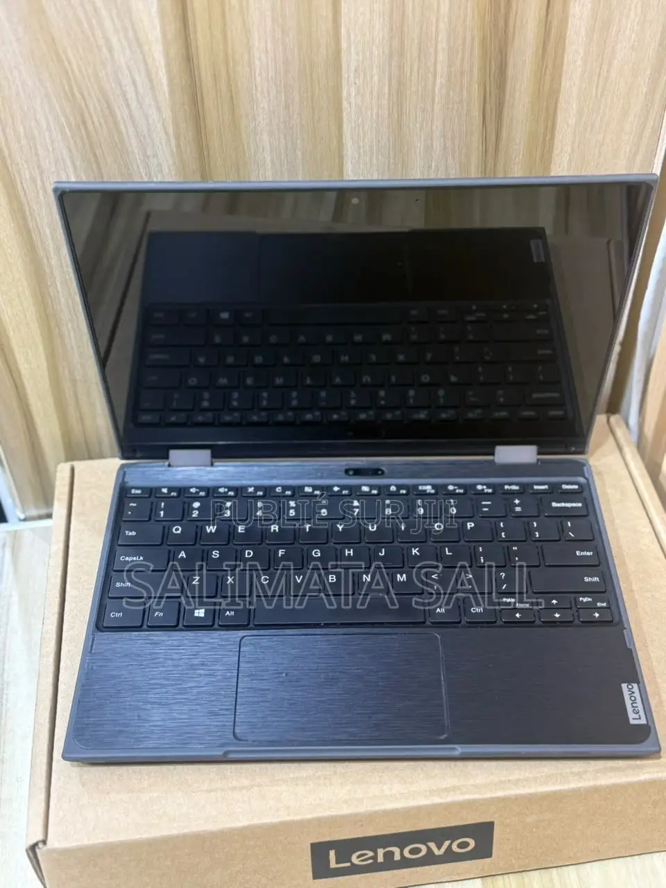 Ordinateur portable Lenovo 300e 8GB Intel Pentium SSD 128GB