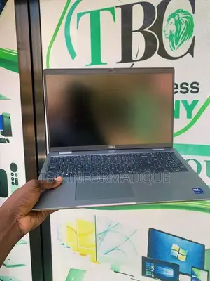 Nouveau Dell Latitude 5550 16GB Intel Core Ultra 5 SSD 256GB