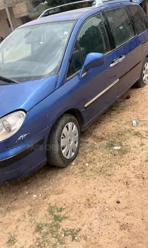 Peugeot 807 2008 Rouge