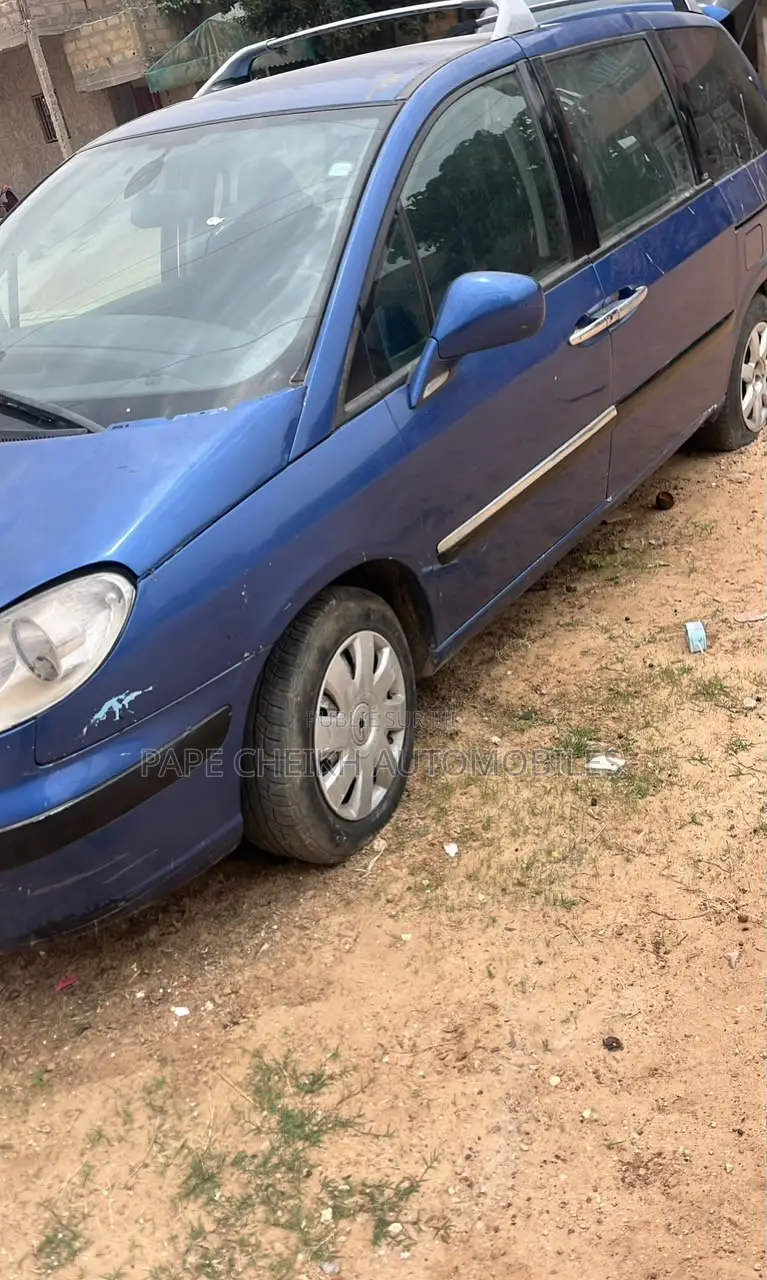 Peugeot 807 2008 Rouge
