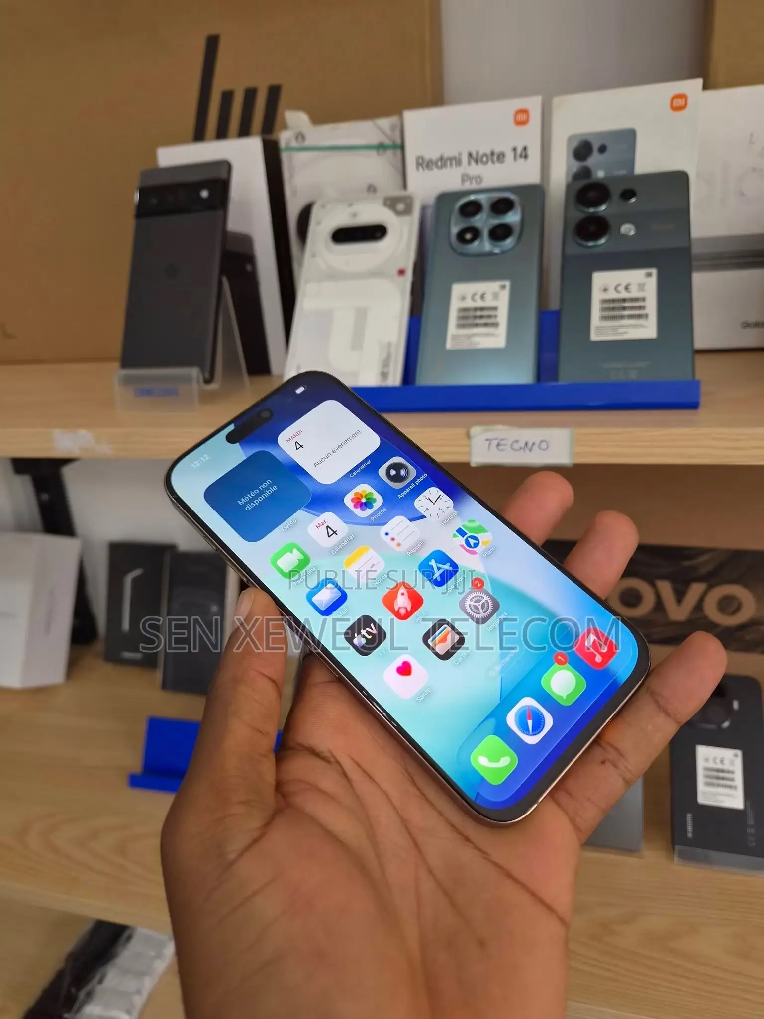 Nouveau Apple iPhone 16 Pro Max 256 GB Doré