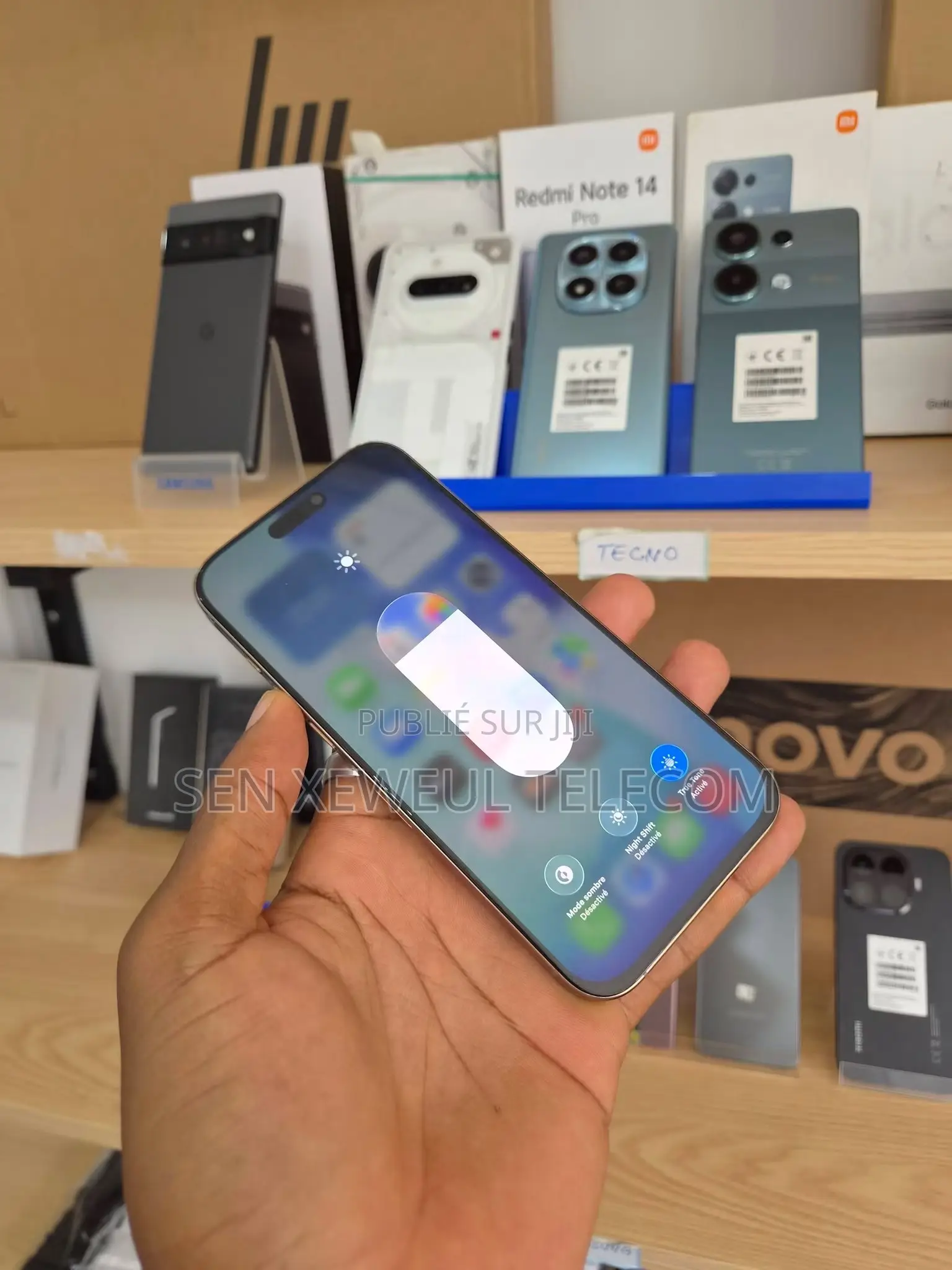 Nouveau Apple iPhone 16 Pro Max 256 GB Doré