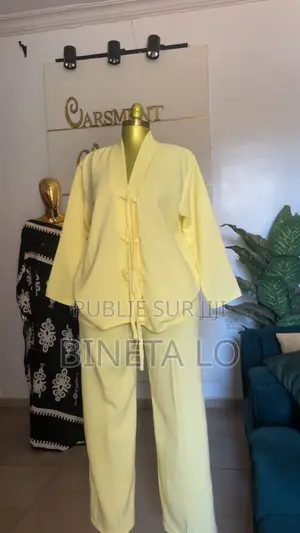 Je Vends De Vêtements Et Haut Pour L’été