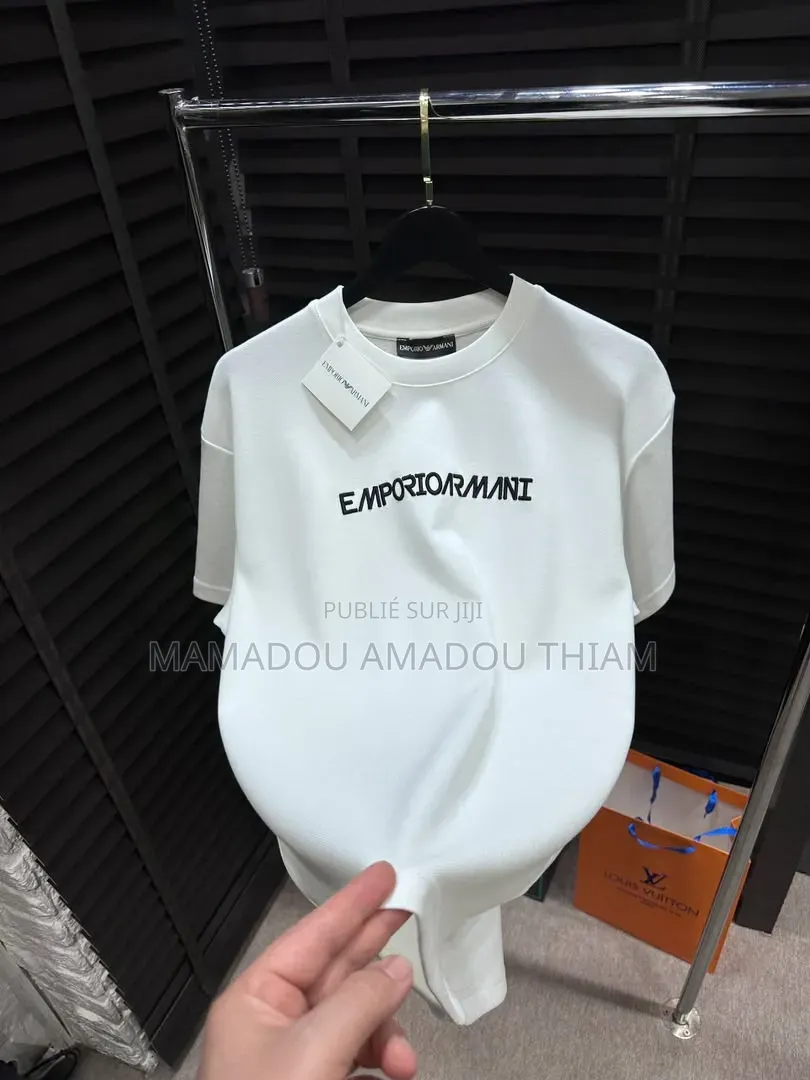 Des T-Shirts Polizei Et Des T-Shirts De Marque
