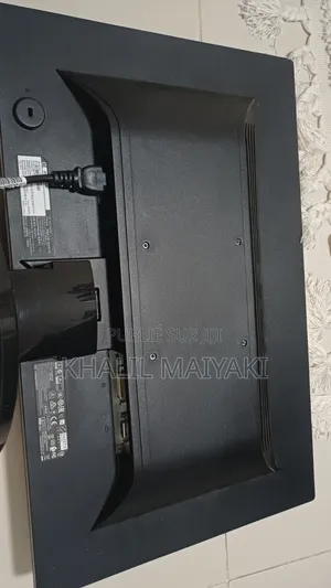 Moniteur Écran Cassé