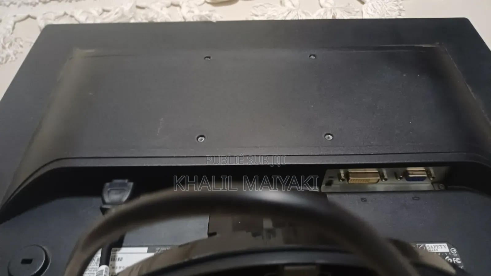 Moniteur Écran Cassé