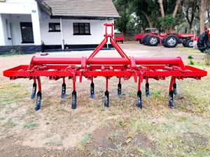 Cultivateur Agricole Rouge