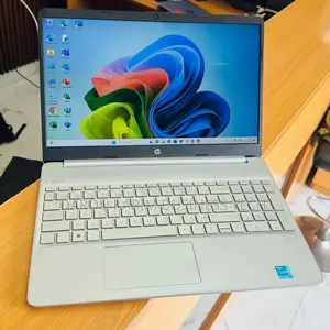 Nouveau Ordinateur portable HP 15S 8GB Intel Core i3 SSD 256GB
