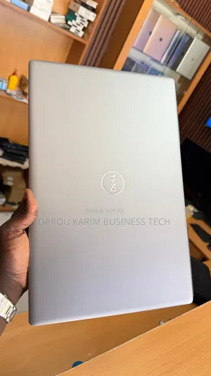Nouveau Dell Precision 7750 32GB Intel Core i7 SSD 1T