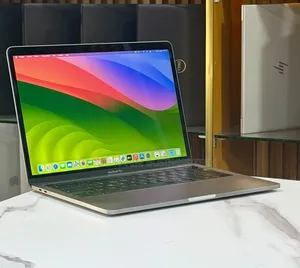 Nouveau Apple MacBook Pro 2019 16GB Intel Core i7 SSD 2T