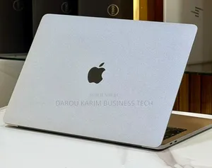 Nouveau Apple MacBook Pro 2019 16GB Intel Core i7 SSD 2T