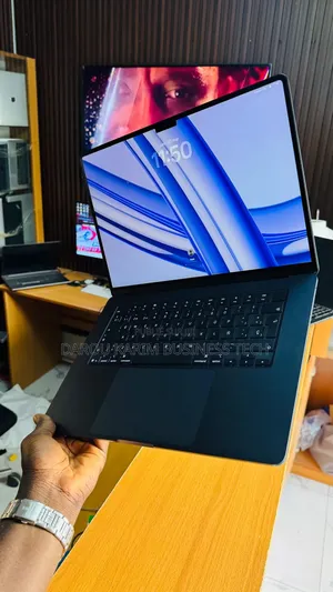 Nouveau Apple MacBook Air 2023 M2 8GB Apple M2 SSD 256GB