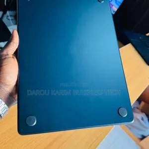 Nouveau Apple MacBook Air 2023 M2 8GB Apple M2 SSD 256GB