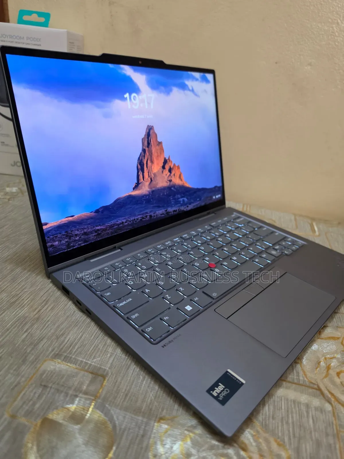 Nouveau Lenovo ThinkPad X1 32GB Intel Core Ultra 7 SSD 1T