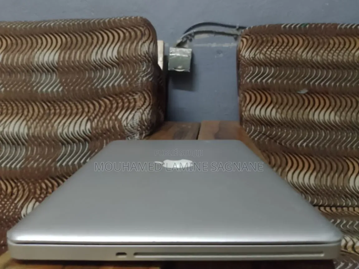 Ordinateur portable Apple MacBook 2010 8GB Intel Core i5 SSD 500GB