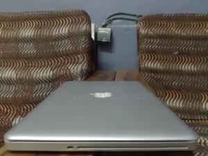 Ordinateur portable Apple MacBook 2010 8GB Intel Core i5 SSD 500GB