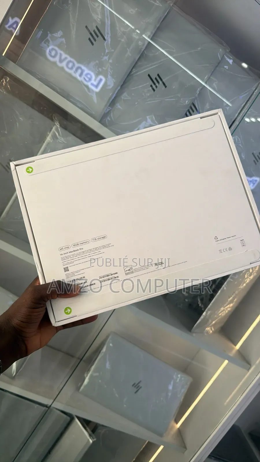 Nouveau Apple MacBook Pro 2025 M5 16GB Apple M5 Max SSD 1T