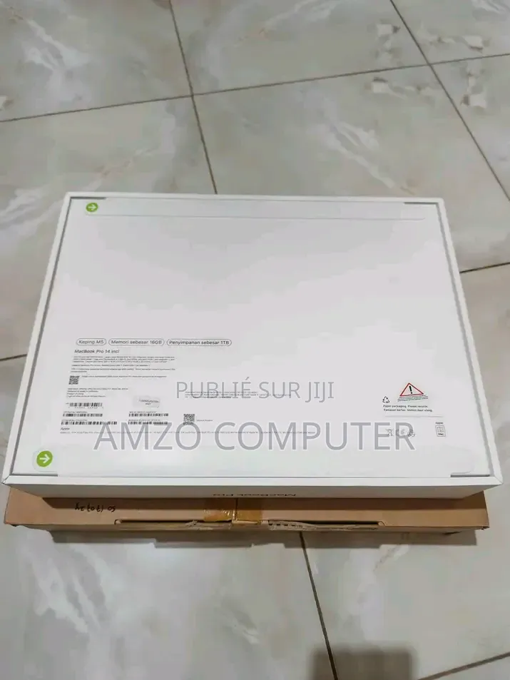 Nouveau Apple MacBook Pro 2025 M5 16GB Apple M5 Max SSD 1T