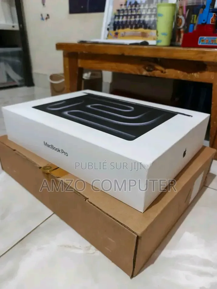 Nouveau Apple MacBook Pro 2025 M5 16GB Apple M5 Max SSD 1T