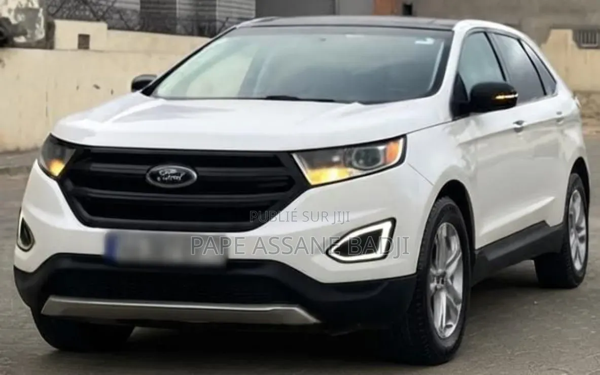 Location Ford Edge Titanium 2017