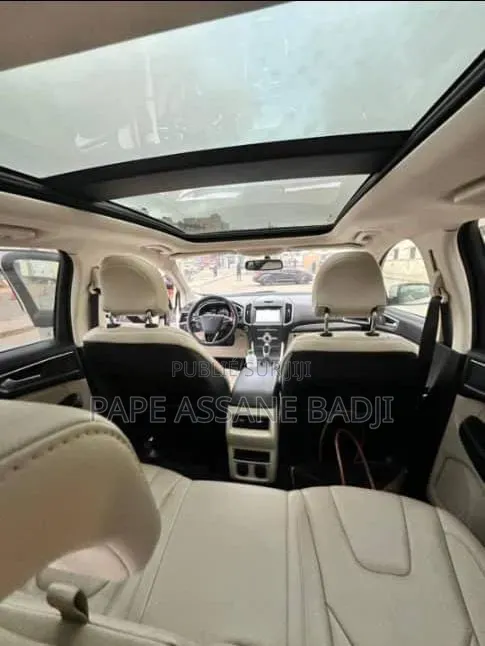 Location Ford Edge Titanium 2017
